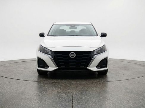 Used 2025 Nissan Altima 2.5 SV image 2