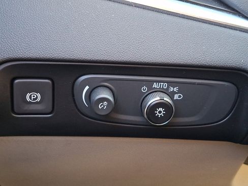 Used 2020 Buick Enclave Essence w/ Sound and Sites Package image 26