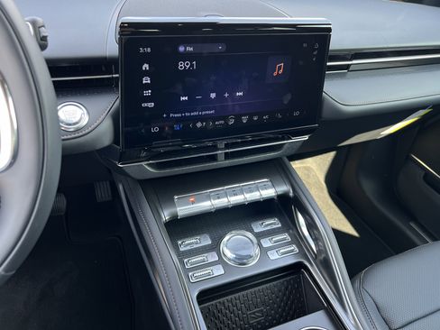 New 2025 Lincoln Nautilus Premier w/ Equipment Group 102A image 18