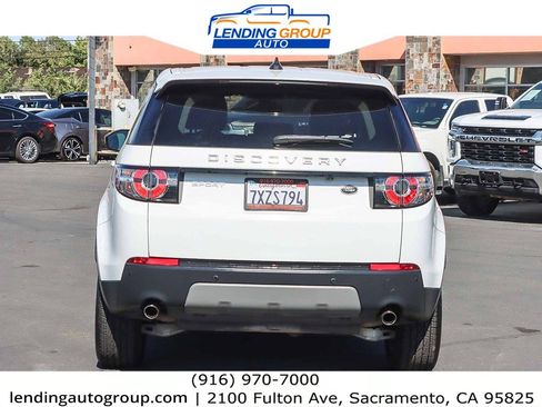 Used 2017 Land Rover Discovery Sport SE image 3