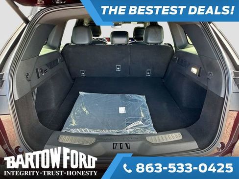 Used 2024 Lincoln Nautilus Premier w/ Jet Appearance Package image 24