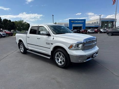 Used 2017 RAM 1500 Laramie AWD/4WD image 1