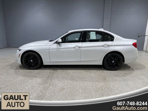 Used 2018 BMW 330i xDrive Sedan w/ Premium Package image 5