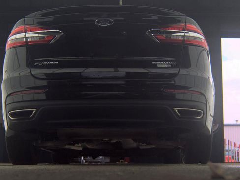 Used 2019 Ford Fusion Titanium AWD/4WD image 6