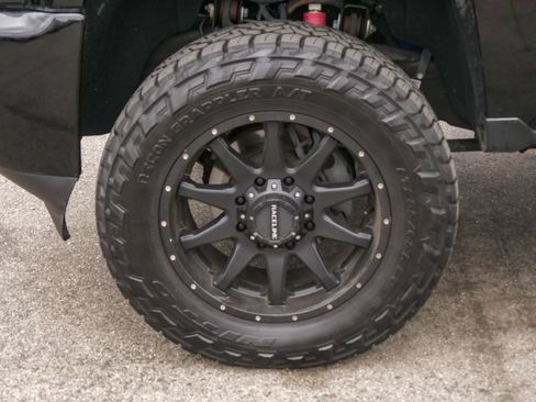 Used 2019 Chevrolet Silverado 2500 LT w/ Midnight Edition AWD/4WD image 5