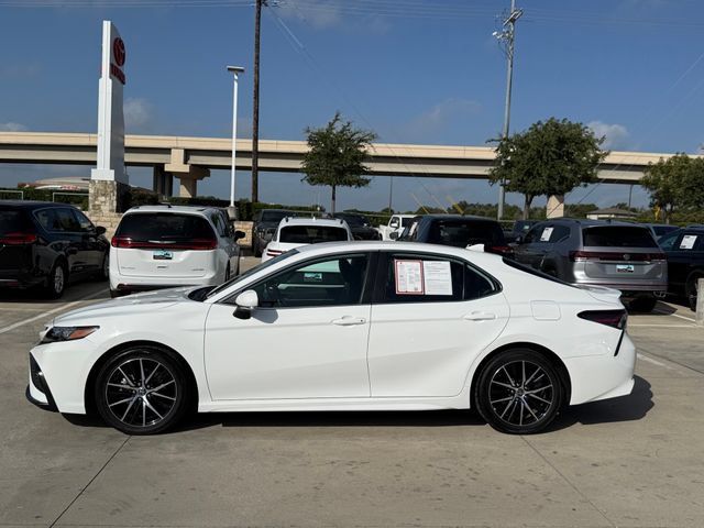 Used 2023 Toyota Camry SE FWD image 8