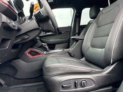 Certified 2022 Chevrolet TrailBlazer RS w/ Driver Confidence Package image 16