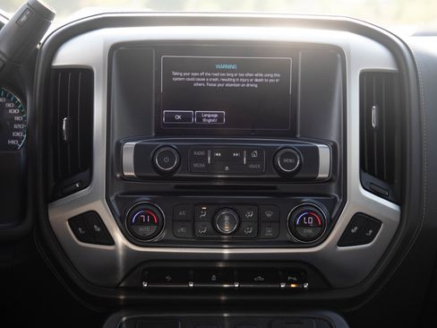 Used 2017 GMC Sierra 1500 SLT w/ SLT Premium Package AWD/4WD image 18