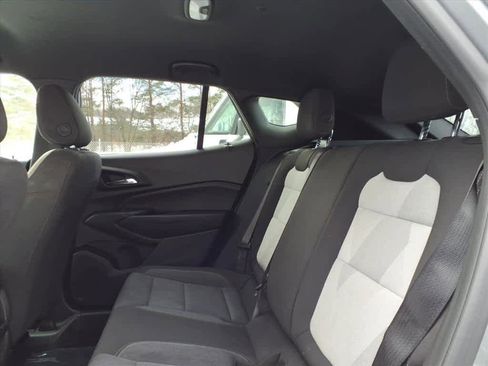 Used 2024 Chevrolet Trax RS w/ Driver Confidence Package image 8