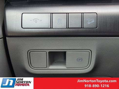 Used 2025 Hyundai Kona SEL AWD/4WD image 22