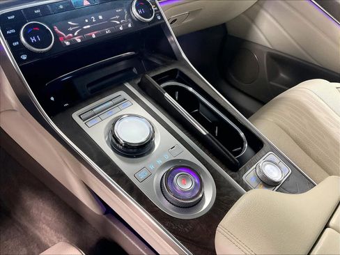 Used 2024 Genesis GV80 2.5T w/ Prestige Package image 21