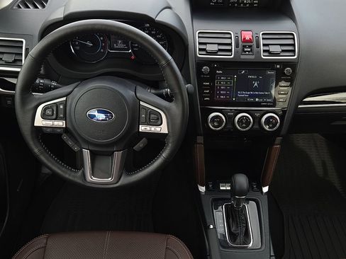 Used 2018 Subaru Forester 2.5i Touring w/ Popular Package #3B image 11