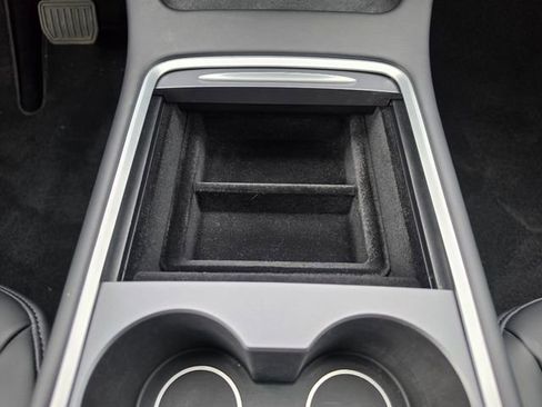 Used 2025 Tesla Model Y Long Range AWD/4WD image 30