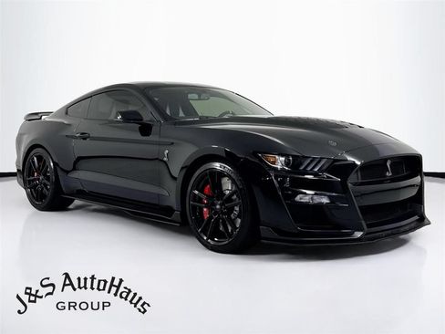Used 2020 Ford Mustang Shelby GT500 w/ Technology Package RWD image 1