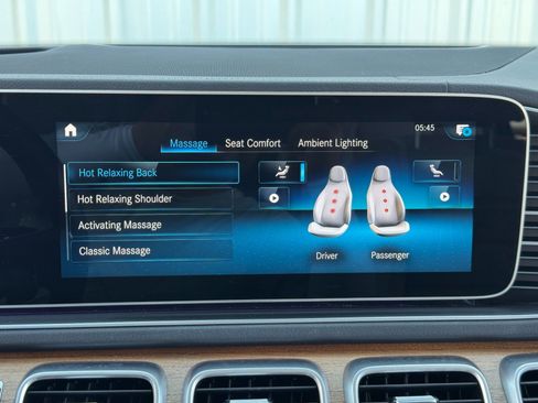 Used 2021 Mercedes-Benz GLS 580 4MATIC image 33