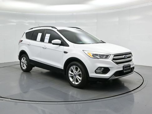 Certified 2018 Ford Escape SE FWD image 56