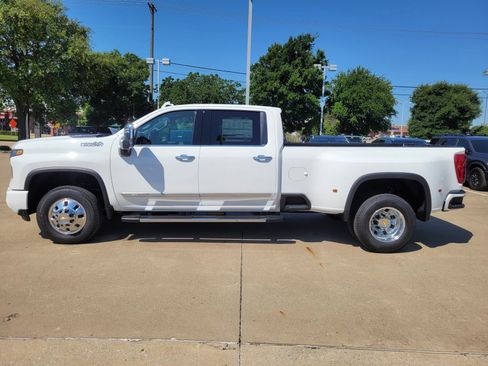New 2026 Chevrolet Silverado 3500 High Country w/ High Country Premium Package AWD/4WD image 2