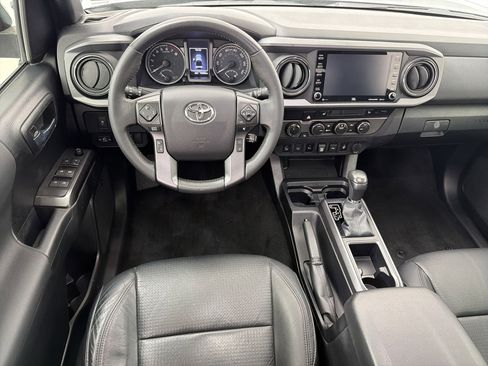 Used 2021 Toyota Tacoma TRD Sport w/ TRD Premium Sport Package AWD/4WD image 27