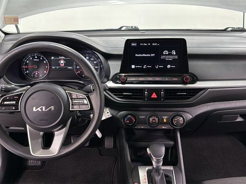 Used 2024 Kia Forte LXS image 9