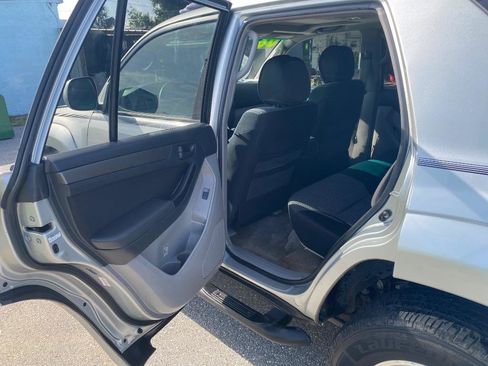 Used 2006 Toyota 4Runner SR5 AWD/4WD image 15