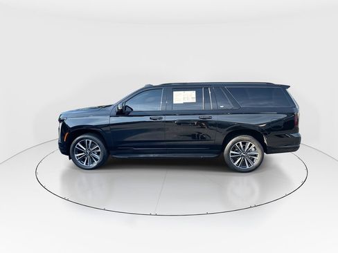 Used 2025 Cadillac Escalade ESV Sport AWD/4WD image 5