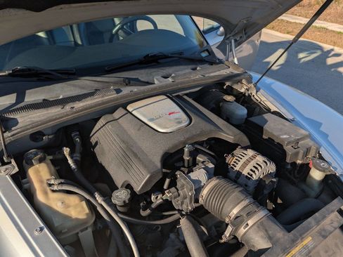 Used 2004 Chevrolet SSR w/ Preferred Equipment Group image 19