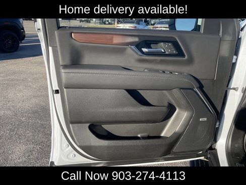 New 2026 GMC Yukon XL Denali w/ Denali Reserve Package image 10