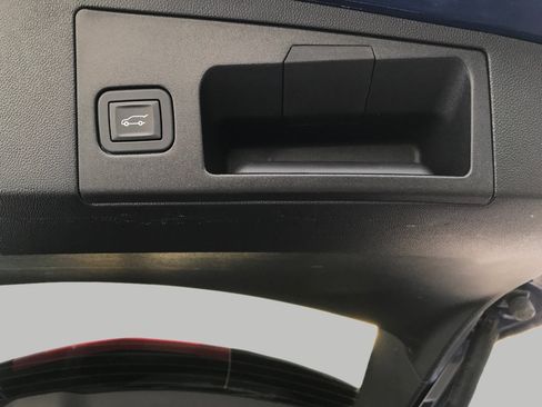 Certified 2025 Cadillac XT5 Premium Luxury image 15