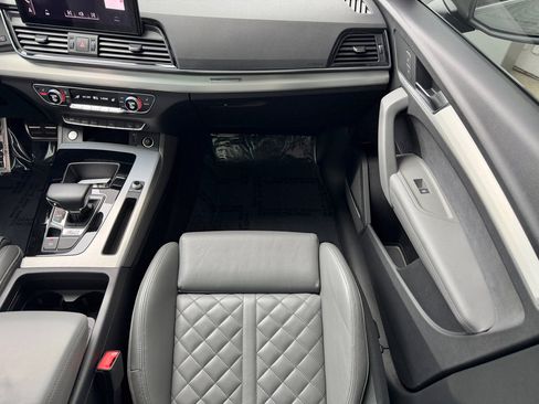 Used 2021 Audi SQ5 Premium Plus w/ Premium Plus Package image 18