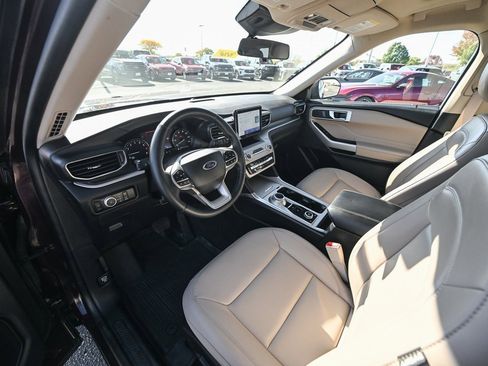 Certified 2023 Ford Explorer XLT w/ Equipment Group 202A image 19