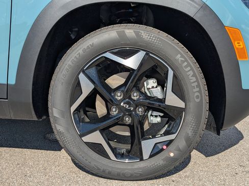 New 2026 Kia Seltos S FWD image 13