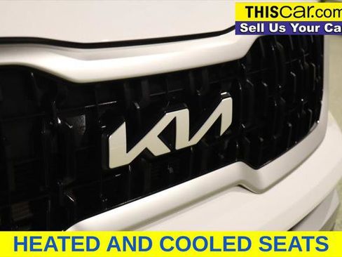 Used 2023 Kia Telluride EX w/ EX Captain's Chair Package image 11