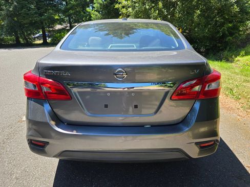 Used 2017 Nissan Sentra SV w/ Style Package FWD image 4