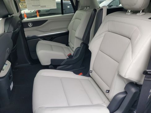 New 2026 Lincoln Navigator Reserve image 30