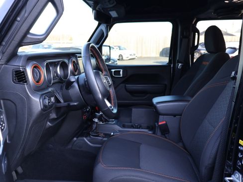 Used 2023 Jeep Gladiator Mojave w/ Trailer Tow Package image 9