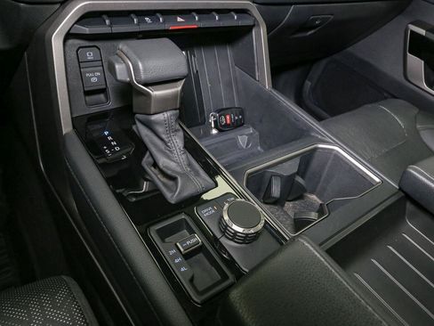 Used 2022 Toyota Tundra Limited AWD/4WD image 30