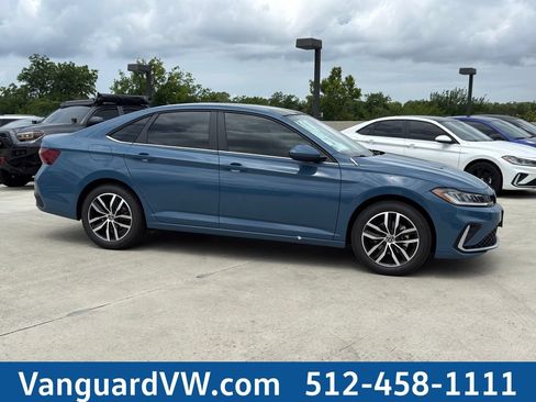 New 2026 Volkswagen Jetta SE FWD image 8