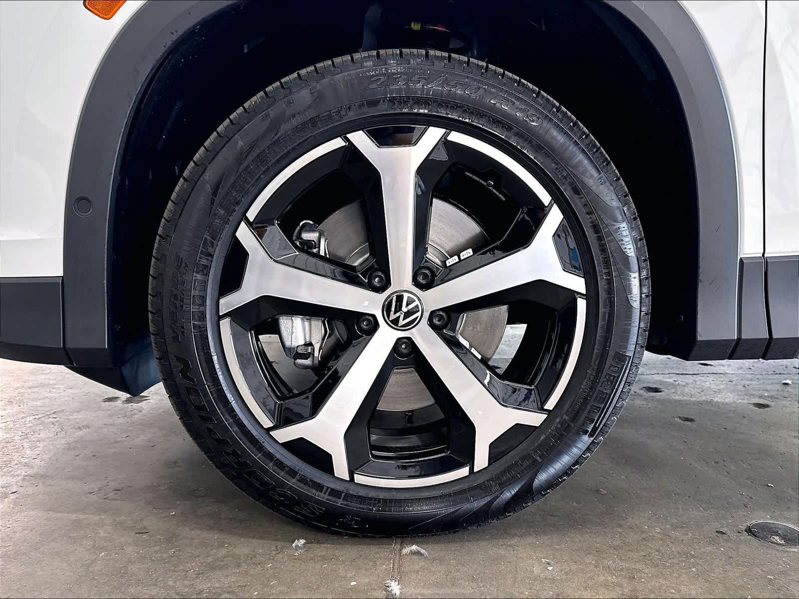 New 2026 Volkswagen Tiguan SE AWD/4WD image 13