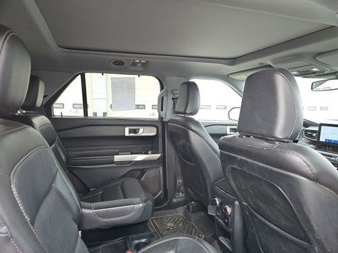 Used 2020 Ford Explorer Limited w/ Class III Trailer Tow Package image 14