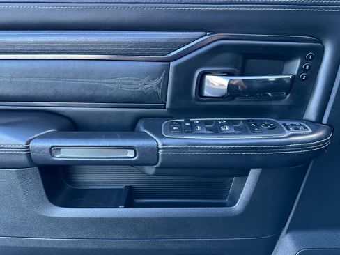 Used 2024 RAM 2500 Limited image 12