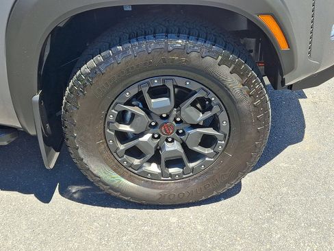 Used 2024 Nissan Frontier PRO-4X w/ Pro Premium Package AWD/4WD image 8