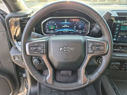 Used 2024 Chevrolet Silverado 2500 ZR2 w/ Technology Package image 14
