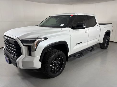 Used 2024 Toyota Tundra Limited AWD/4WD image 4