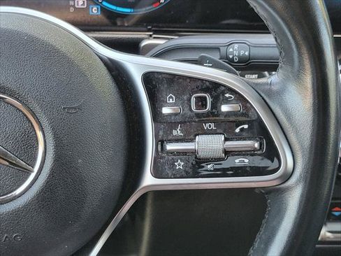 Used 2022 Mercedes-Benz GLB 250 4MATIC w/ Premium Package Lite image 27