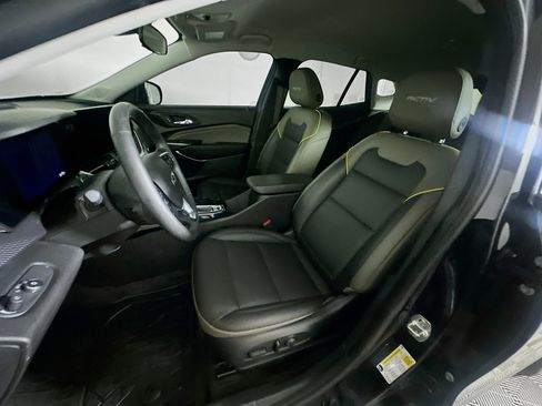 Used 2025 Chevrolet Trax ACTIV w/ Driver Confidence Package image 13