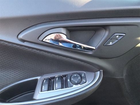 Used 2025 Chevrolet Malibu LT image 13