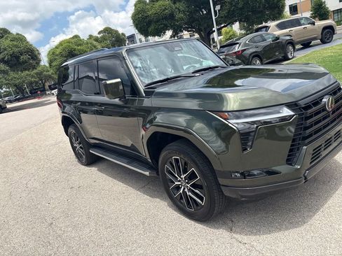 Used 2025 Lexus GX 550 w/ Cold Area Package AWD/4WD image 7