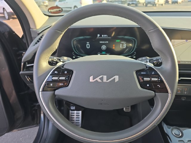 Used 2023 Kia Niro EX Touring FWD image 24