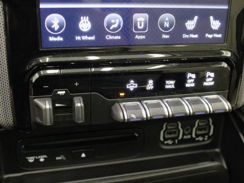 Used 2019 RAM 1500 Limited w/ Advanced Safety Group AWD/4WD image 69