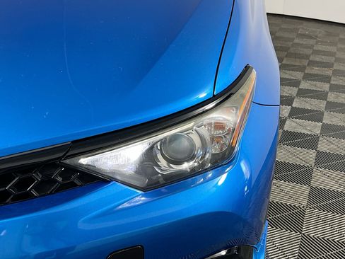 Used 2017 Toyota Corolla iM image 11